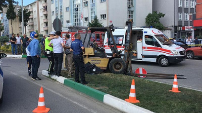 Freni boşalan forkliftin ezdiği anne öldü, oğlu yaralandı