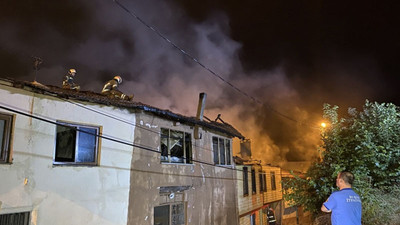 Bursa'da tekstil atölyesindeki yangın 2 eve sıçradı