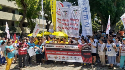 İzmir’de iş bırakan sağlık emekçileri: Ceza yönetmeliğini kabul etmiyoruz