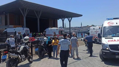 Karaköy'de vapur iskeleye çarptı: Çay kazanının devrilmesi sonucu 7 kişi yaralandı