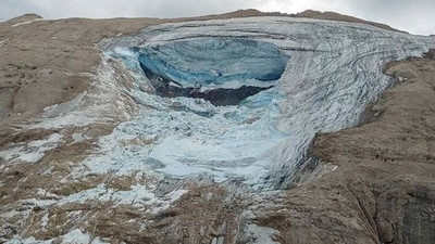 İtalya'da dağcılar kopan buzul parçasının altında kaldı: En az 5 ölü, 8 yaralı