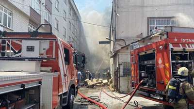 Bağcılar'da iş yeri yangını: Söndürme çalışmaları sürüyor