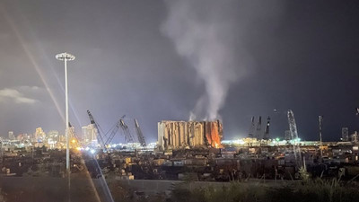 Beyrut'ta iki yıl önce patlayan silo yıkıldı