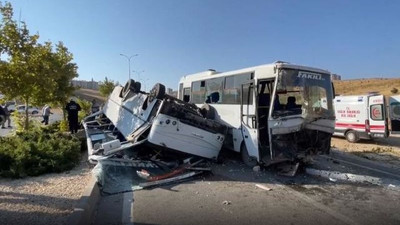 Antep'te işçi servisleri çarpıştı: 19 yaralı