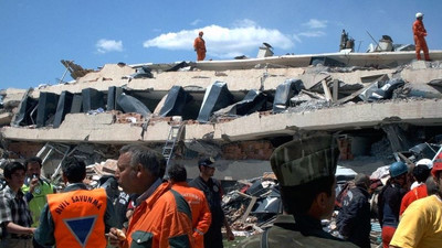 ‘İtibardan tasarruf etmeyen’ AKP iktidarı, kamu kurumlarının deprem güçlendirme ihalelerini iptal etti