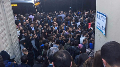 Metrobüs yolcuya çarptı