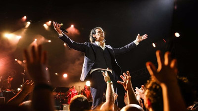 Nick Cave & The Bad Seeds İstanbullu dinleyicileriyle buluştu