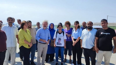 Açlık grevindeki oğluyla görüşen anne: Ayakta duracak hali yok