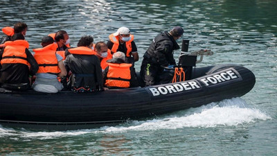 Fransa’dan botlarla rekor sayıda göçmen İngiltere'ye geçti