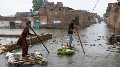 Pakistan'da 14 Haziran'dan bu yana yaşanan sel felaketinde, ölüm sayısı bini aştı