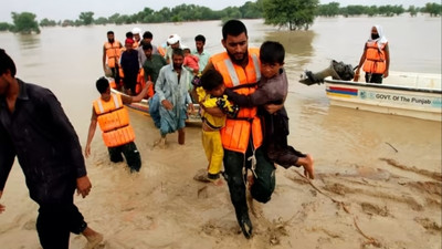 Pakistan'daki tarihi sel felaketinin maliyeti açıklandı