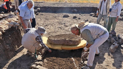 Diyarbakır'daki kazılarda 3 sandık mezar daha bulundu