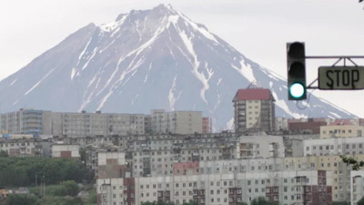 Avrasya'nın en yüksek aktif volkanına tırmanış sırasında 6 kişi öldü