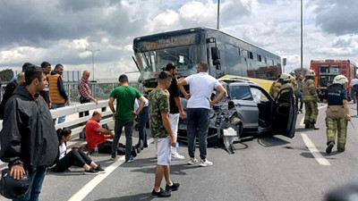 Yenikapı'da İETT otobüsü çok sayıda araca çarptı