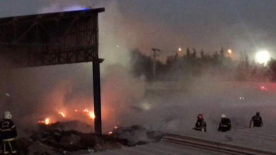 Maraş'ta atık kağıt deposunda yangın