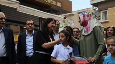 Buldan Nusaybin’de esnafı ziyaret etti: ‘Bizi temsil etmeye devam edin, biz sizinleyiz’