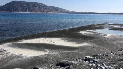 Salda'nın beyaz kumu kararıyor suyu salyalaşıyor