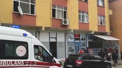 Apartmandakiler 'kötü koku' ihbarı yaptı, evde ölü bulundu