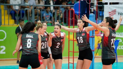 A Milli Kadın Voleybol Takımı ABD'ye 3-1 yenildi