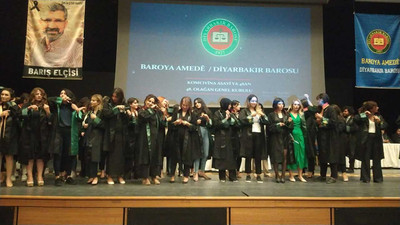 Diyarbakır’da kadın avukatlar Amini için saçlarını kesti