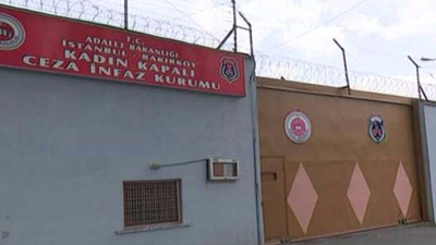 Kadın tutuklulara çıplak arama dayatması