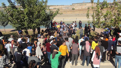 Kanala düşen oltayı almaya çalışan iki kardeş boğuldu