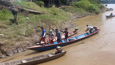 Peru'da yerliler alıkoydukları onlarca turisti serbest bıraktı