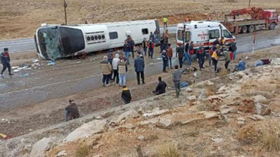 Sivas'ta göçmenleri taşıyan otobüs devrildi: 3 ölü, 27 yaralı