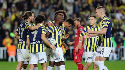 Fenerbahçe Sivasspor'u penaltıdan gelen golle mağlup etti