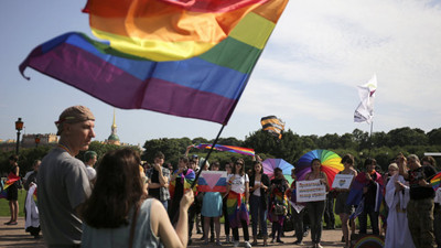 Rusya Duma'sı yetişkinler için 'LGBTi+ propagandası' yasasını geçirdi