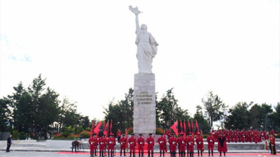 Arnavutluk, faşizmden kurtuluşunun 78. yıl dönümünü kutladı