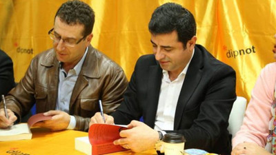 TÜYAP Kitap Fuarı'nda Demirtaş dayanışması