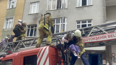 Beş katlı binada yangın: Mahsur kalan 10 kişi kurtarıldı