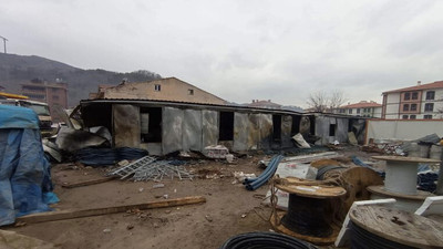 Kastamonu'da inşaat işçilerinin kaldığı prefabrik evler yandı