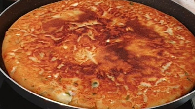 Bu börek yufka olmadan tavada yapılıyor. Tadan el açması olduğunu sanıyor