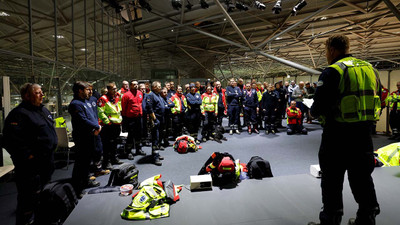 Uluslararası yardımlar Türkiye'ye ulaşmaya başladı