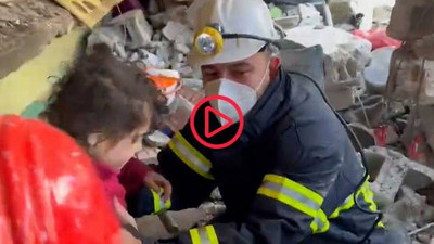 Maden işçileri Hatay'da: 5 yaşındaki çocuk enkazdan sağ çıkarıldı