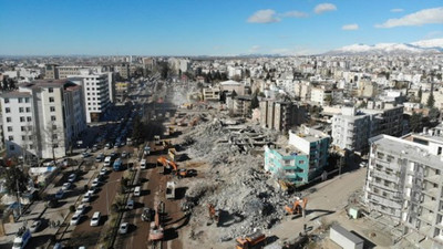 Adıyaman'da yıkılan binanın yapı denetim sorumlusu ile şantiye şefi tutuklandı