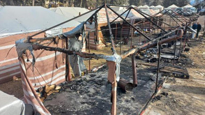 Maraş'ta çadır kentte yangın: Yedi çadır yandı, iki depremzede yaralandı