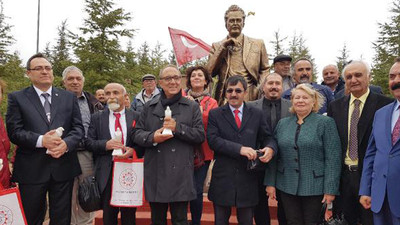 Hacıbektaş'ta Nazım Hikmet heykeli