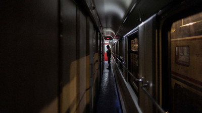 İskenderun tren istasyonuna sığınan depremzedeler konuştu: 'Burada yaşayacağımızı hiç düşünmemiştik'