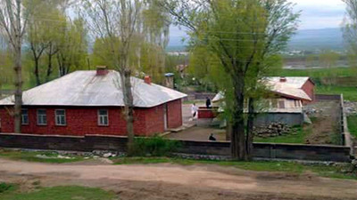 Okul bahçesinde ağaç devrildi: 1 öğrenci öldü