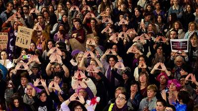 İspanya'da feminist hareket yine ayrıştı: Madrid'de ayrı, Barselona'da birleşik miting düzenlendi