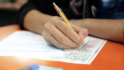 KPSS sorularını sızdırmakla suçlanan sanık gazete ilanıyla aranıyor