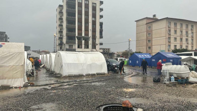 İskenderun’da depremzedelerin kaldığı çadırları su bastı