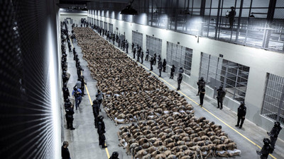 El Salvador lideri yine binlerce çete üyesini teşhir etti