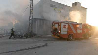 Maraş'ta tekstil ve mobilya atölyesinde yangın çıktı