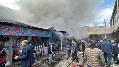 Van'da çok sayıda iş yerinin bulunduğu halk pazarında yangın çıktı