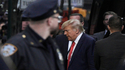 Eski ABD Başkanı Donald Trump perşembe günü teslim olacak