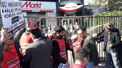 Direnişteki işçilere polis saldırdı